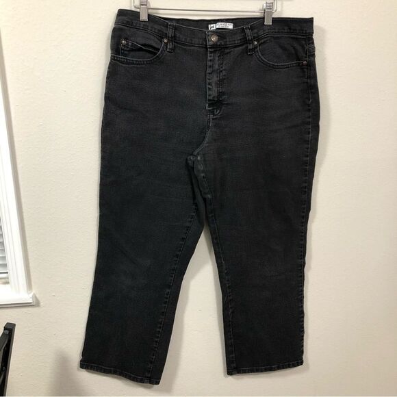 Lee Relaxed Fit Women's Black Cropped Straight Leg Jeans size 16 - Picture 1 of 7